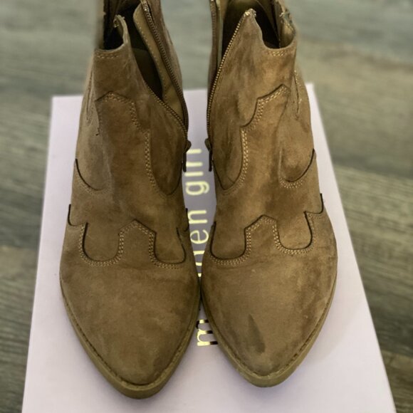 American Rag Western Ankle Bootie Suede Tan / Size 8 - Picture 1 of 5